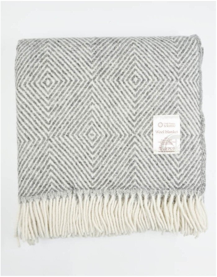 Natural wool plaid "Rombeliai"