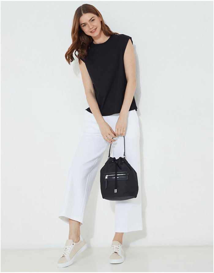 Seljakott CALVIN KLEIN Essential Barrel Bucket Bag