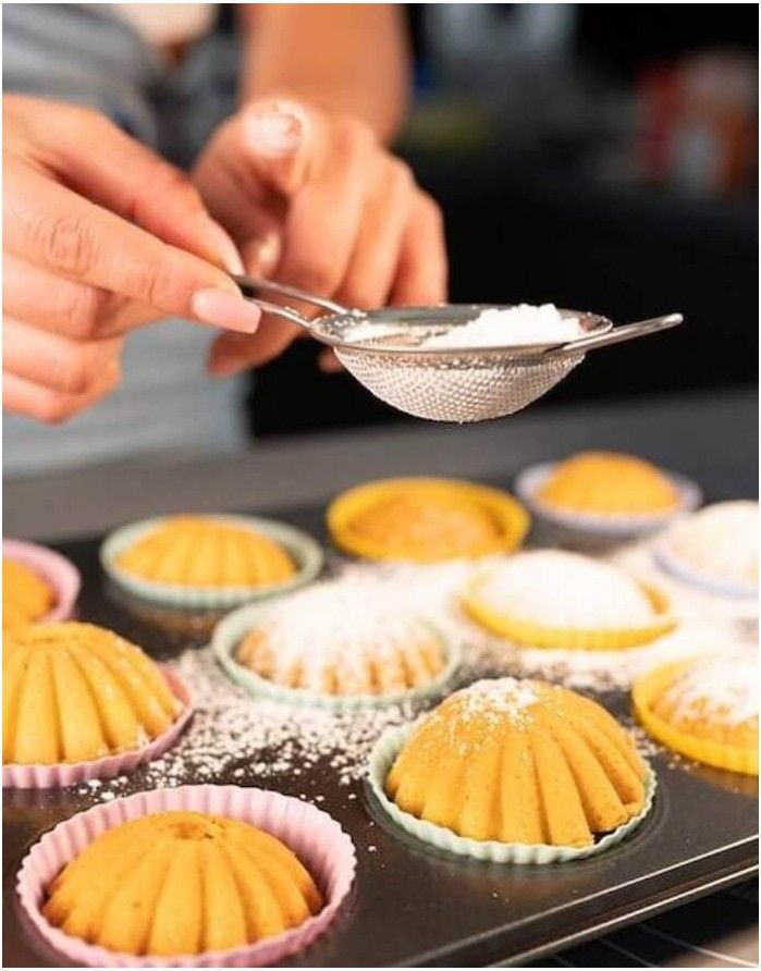 Cupcake tins 12 pcs