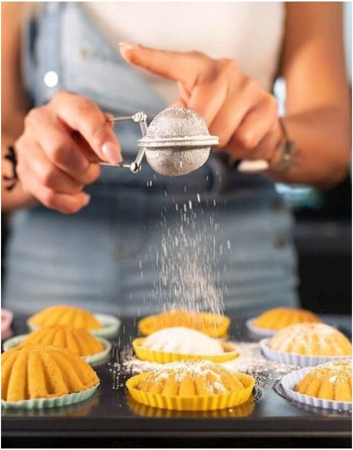 Cupcake tins 12 pcs