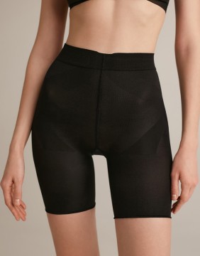 Lühikeste pükste kujundamine "Modus Black"
