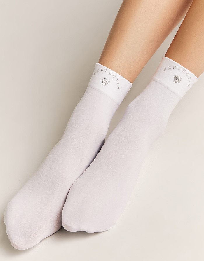 Naiste sokid "Perfectly White"