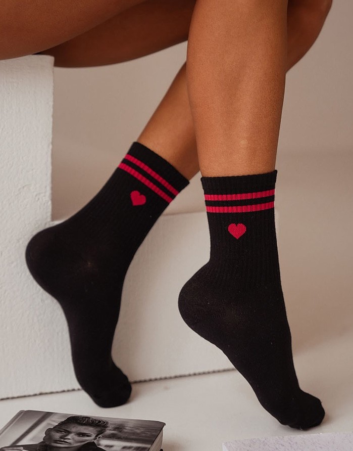Naiste sokid "Heart With Stripes Black"